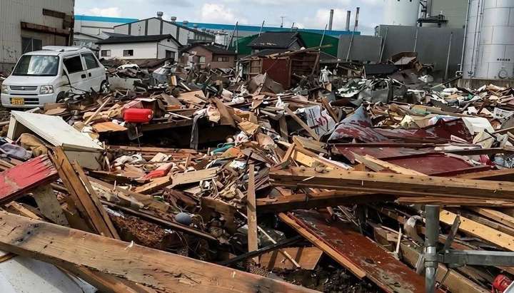 東日本大震災の被害を受けた石巻の街のがれき